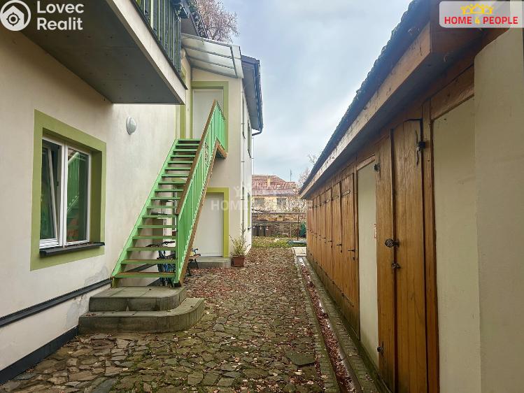 Pronájem bytu 2+KK Kouřim, Mírové náměstí č. 2