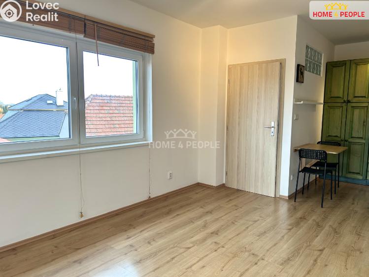 Pronájem bytu 2+KK Kouřim, Mírové náměstí č. 9