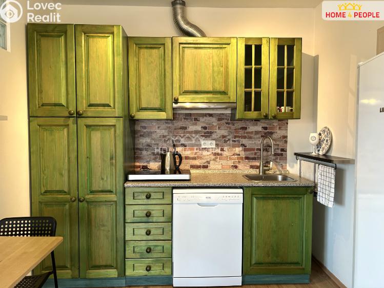 Pronájem bytu 2+KK Kouřim, Mírové náměstí č. 11