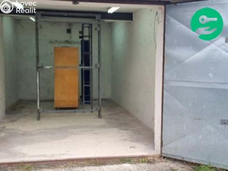 Prodej garáže Nová Role, Chodovská č. 2