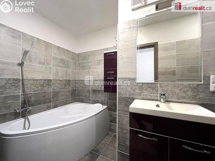 Prodej bytu 3+1 Sokolov, Jiřího z Poděbrad č. 5