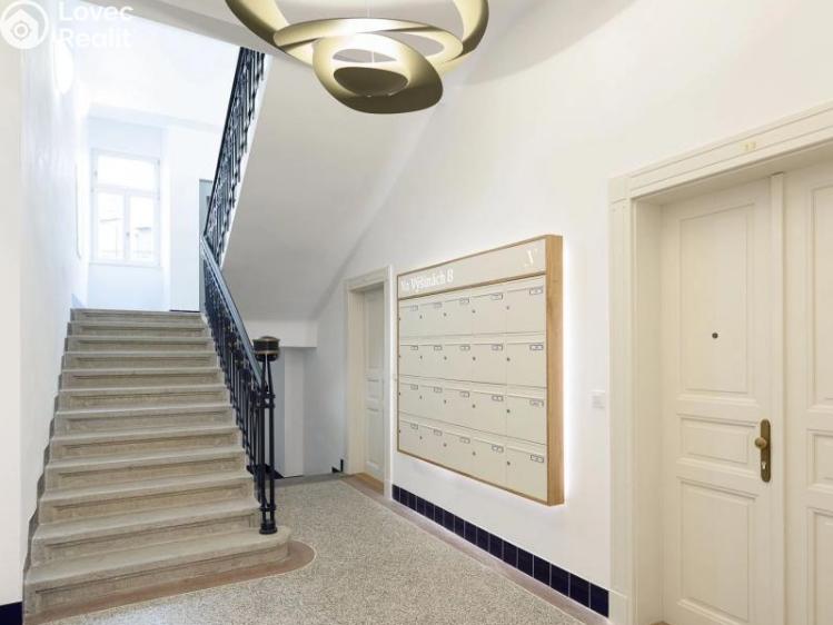 Продажа квартиры 2+KK Praha, Na výšinách č. 8