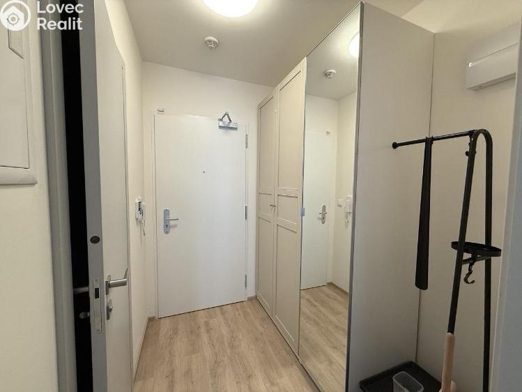 Pronájem bytu 1+KK Praha 4, Háje, Výstavní 1051/40 č. 5