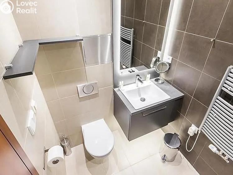 Pronájem bytu 1+KK Praha, Svatoplukova č. 7