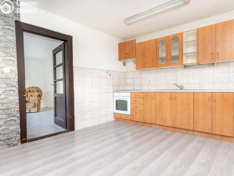 Продаж сімейного будинку Peruc č. 3