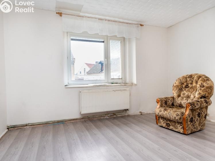 Продаж сімейного будинку Peruc č. 9