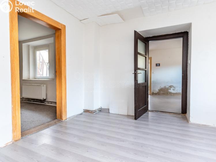 Продаж сімейного будинку Peruc č. 11