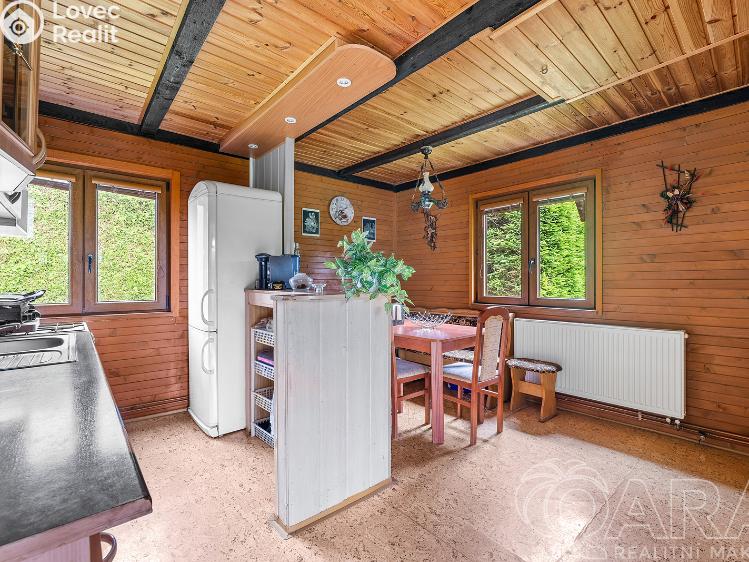 Sale hut Chvalkovice č. 6