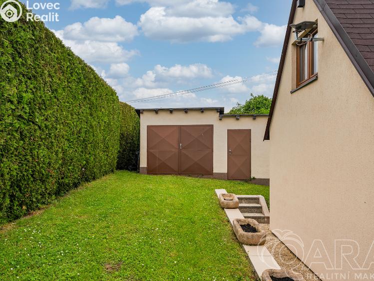 Sale hut Chvalkovice č. 17