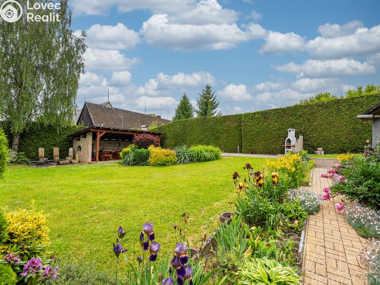 Sale hut Chvalkovice č. 20