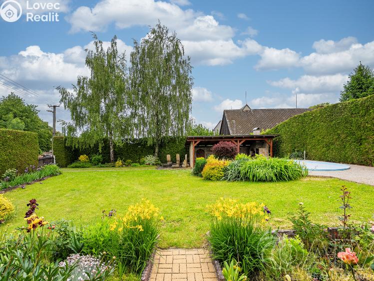 Sale hut Chvalkovice č. 22