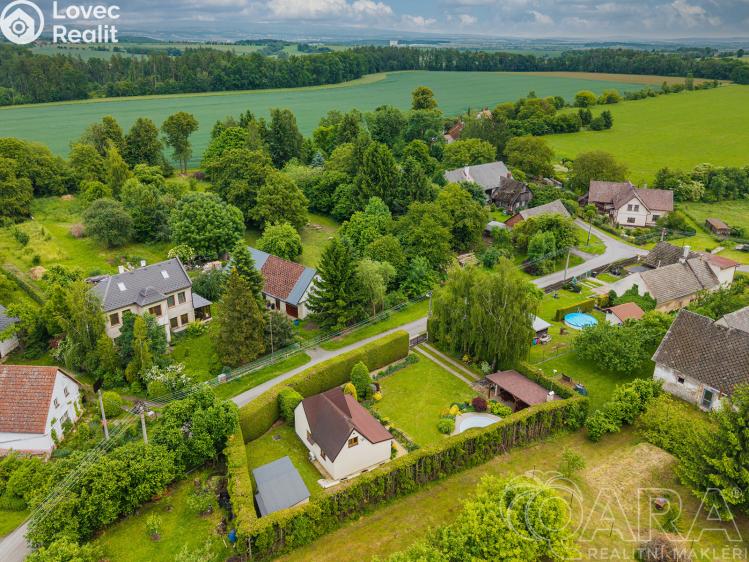 Sale hut Chvalkovice č. 35