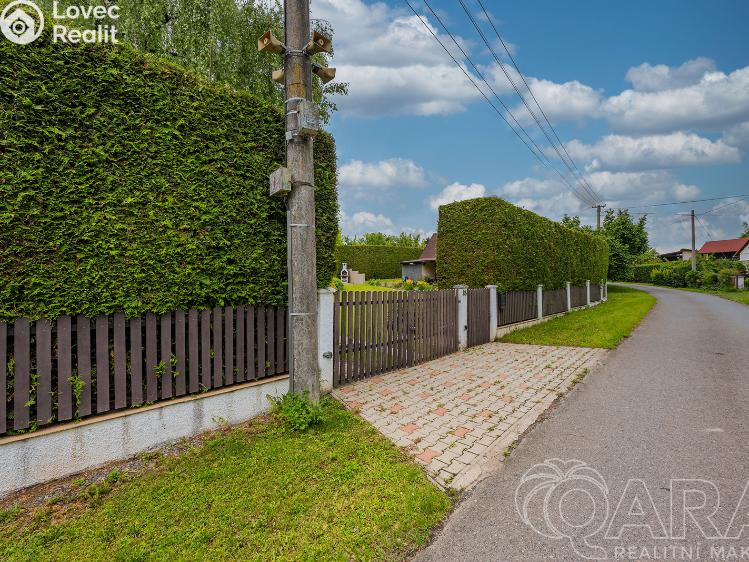 Sale hut Chvalkovice č. 37