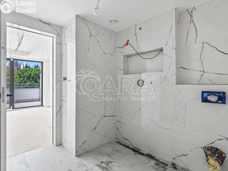 Prodej bytu 3+KK Praha, Spojovací 1051/27 č. 11