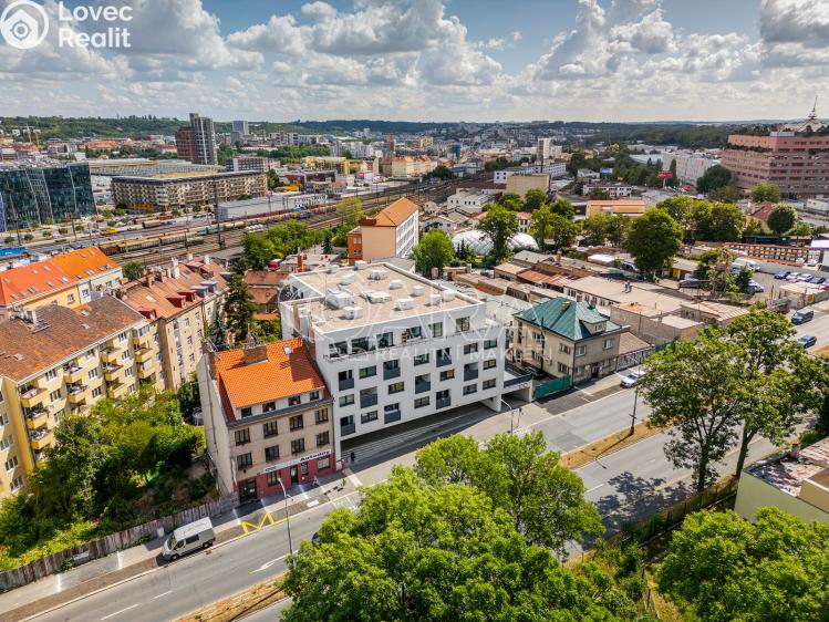 Prodej bytu 3+KK Praha, Spojovací 1051/27 č. 32