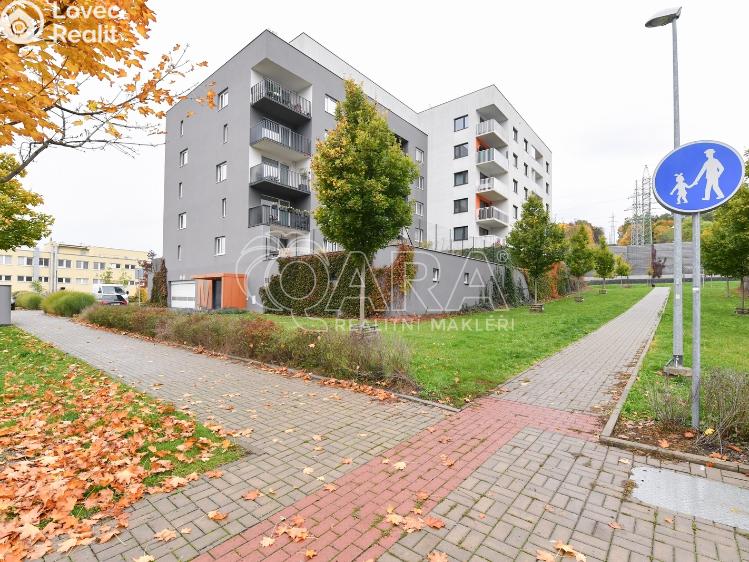 Pronájem bytu 2+KK Praha, Strnadových 1007/5 č. 3