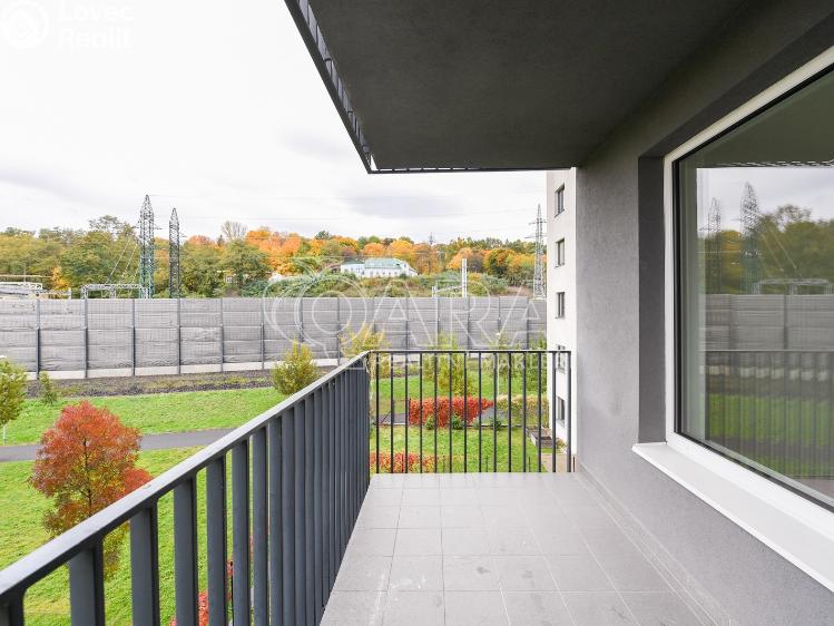 Pronájem bytu 2+KK Praha, Strnadových 1007/5 č. 10