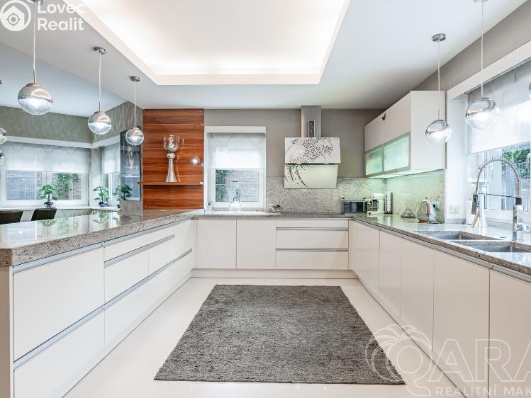 Sale villa Zeleneč, Štefánikova č. 2