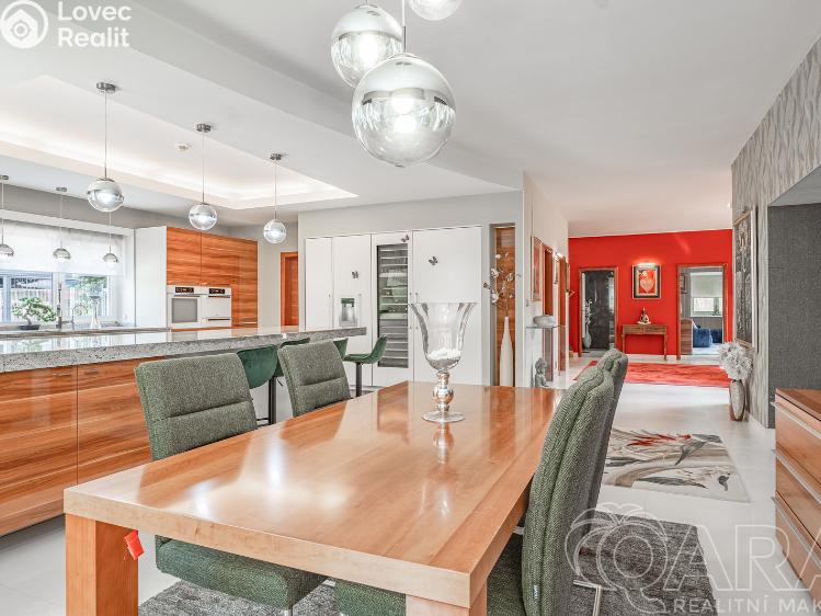 Sale villa Zeleneč, Štefánikova č. 10