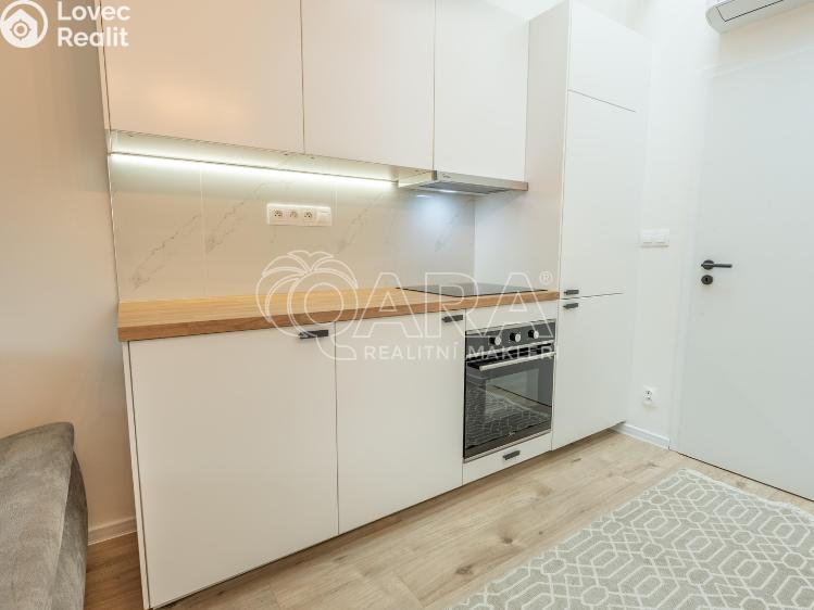 Продаж квартири 2+KK Praha, Holubova 2517/4 č. 15