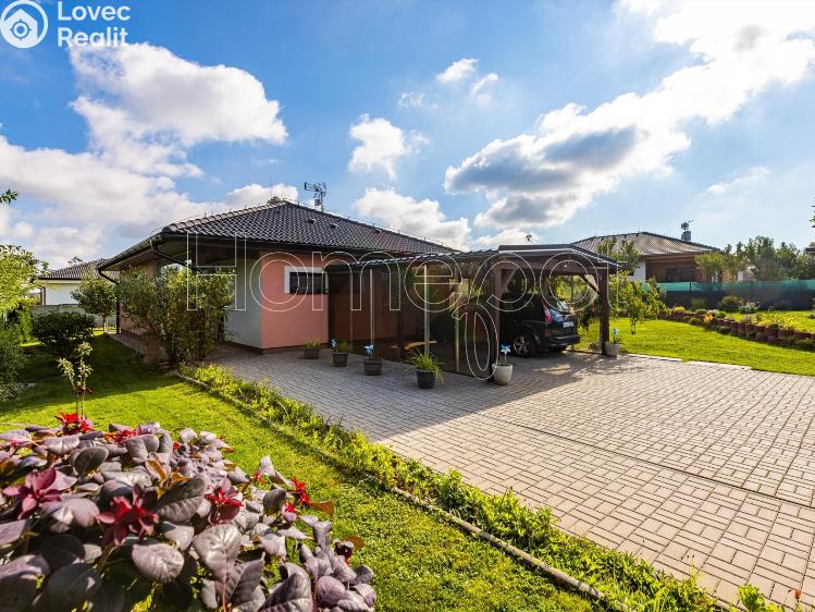 Sale family house Svojetice, Choceradská 385 č. 7