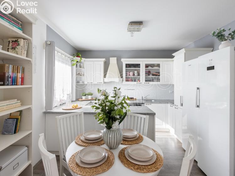 Sale family house Svojetice, Choceradská 385 č. 12