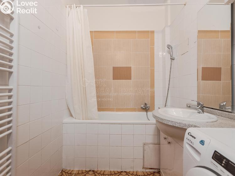 Prodej bytu 3+1 Praha, Jugoslávských partyzánů 957/42 č. 12