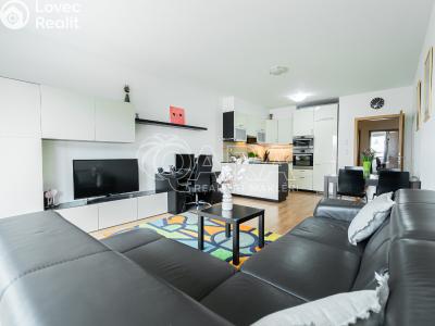 Sale apartment 3+KK Praha, Sazovická č. 1