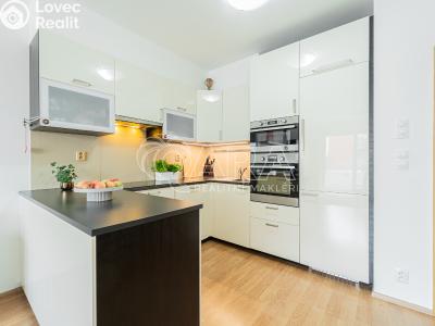 Sale apartment 3+KK Praha, Sazovická č. 2