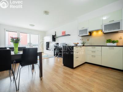 Sale apartment 3+KK Praha, Sazovická č. 6