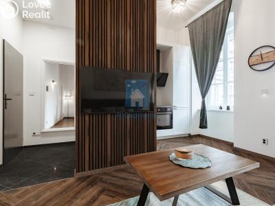 Prodej atypického bytu Horní Planá, Náměstí č. 4