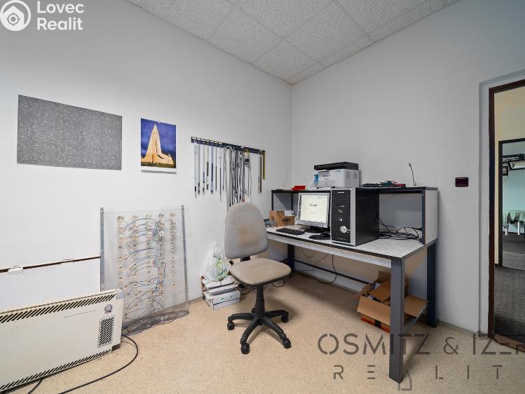 Prodej obchodního prostoru Praha, Nad rybníkem 589 č. 25