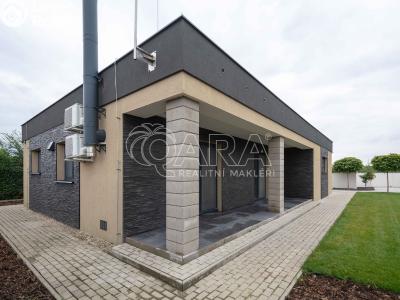 Продаж сімейного будинку Obříství č. 1