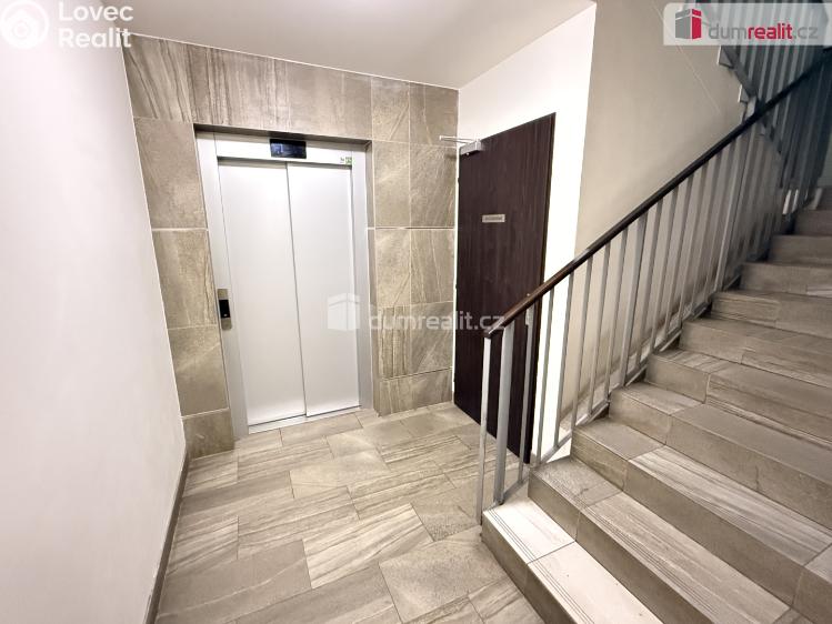 Pronájem bytu 1+KK Praha-Řeporyje, Toufarova č. 13