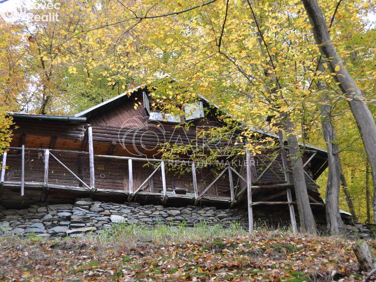 Sale hut Štěchovice č. 1