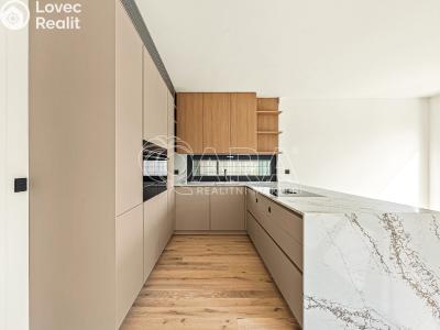 Sale apartment 5+KK Praha č. 4