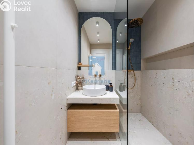 Sale apartment 2+KK Praha, Jeseniova č. 11