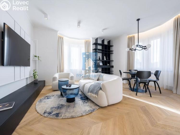 Sale apartment 2+KK Praha, Jeseniova č. 9