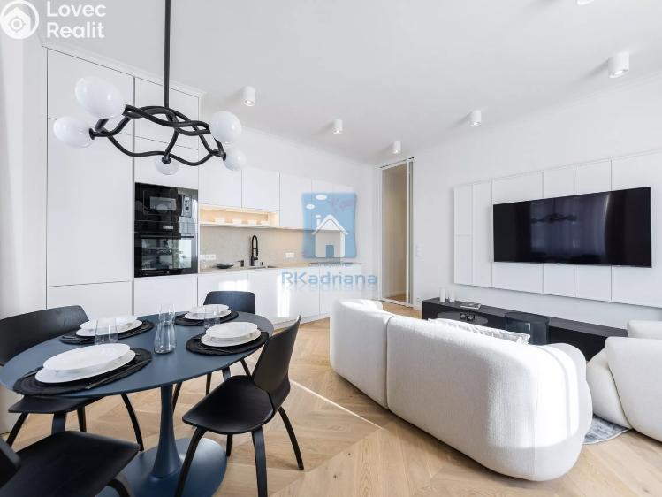 Продажа квартиры 2+KK Praha, Jeseniova č. 7