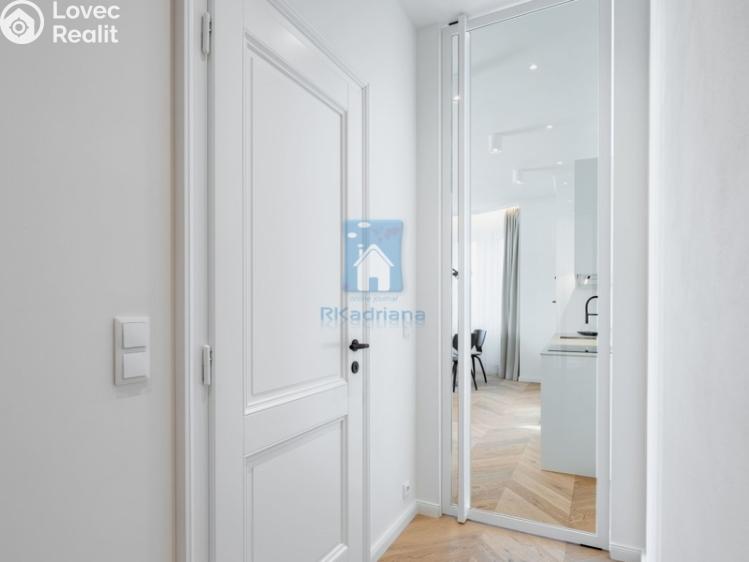 Продаж квартири 2+KK Praha, Jeseniova č. 7