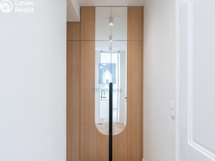 Продаж квартири 2+KK Praha, Jeseniova č. 8