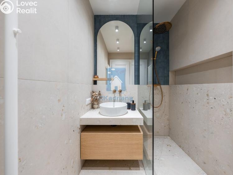 Продаж квартири 2+KK Praha, Jeseniova č. 12