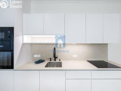 Sale apartment 2+KK Praha, Jeseniova č. 5