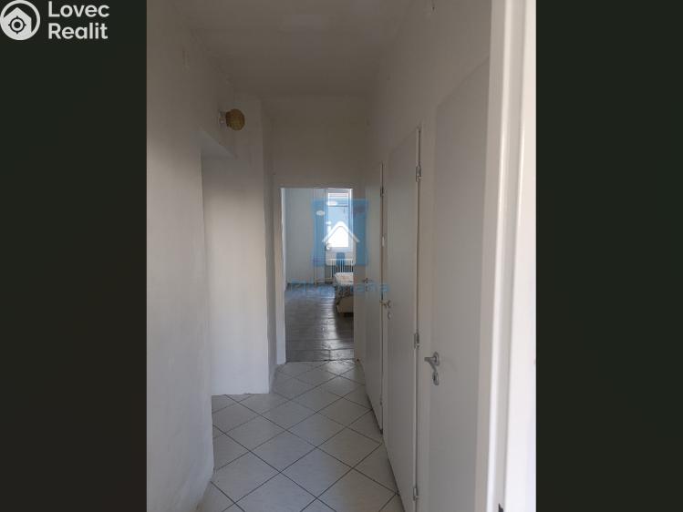 Prodej bytu 2+1 Karlovy Vary, K. Čapka č. 8