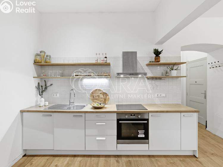 Prodej bytu 2+KK Praha, náměstí Generála Kutlvašra 584/7 č. 4