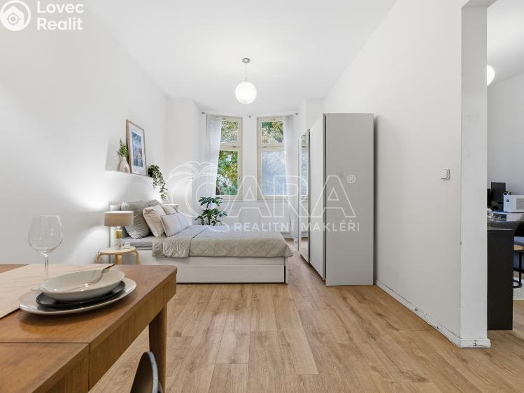 Prodej bytu 2+KK Praha, náměstí Generála Kutlvašra 584/7 č. 7