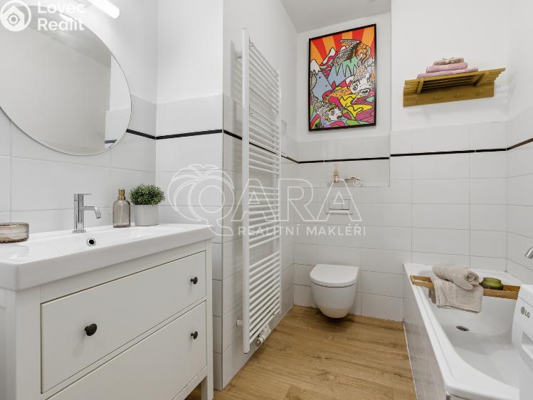 Prodej bytu 2+KK Praha, náměstí Generála Kutlvašra 584/7 č. 9