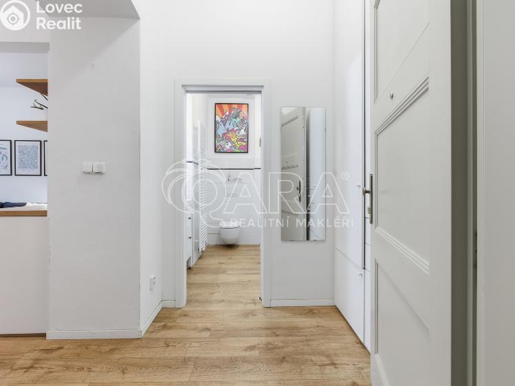 Prodej bytu 2+KK Praha, náměstí Generála Kutlvašra 584/7 č. 10