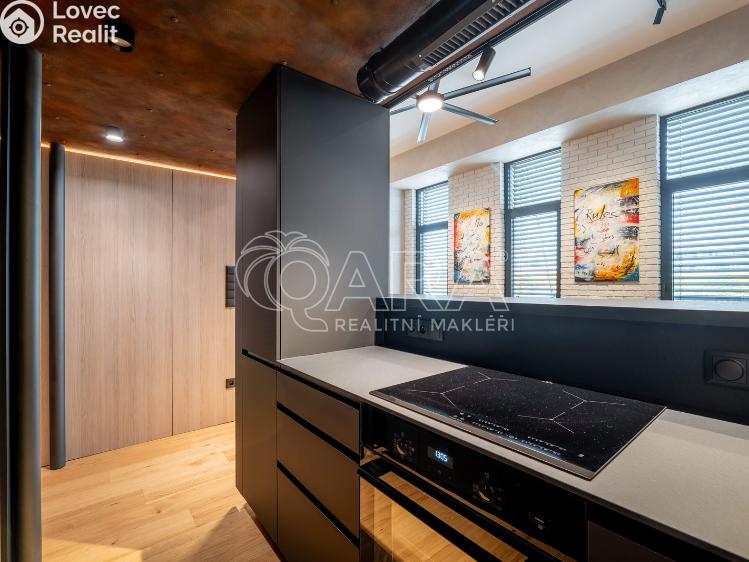 Pronájem bytu 1+KK Praha, Tusarova 1564/57 č. 12