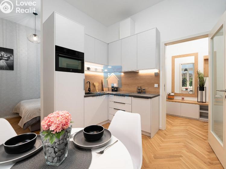 Prodej bytu 2+KK Praha, Na výšinách č. 9